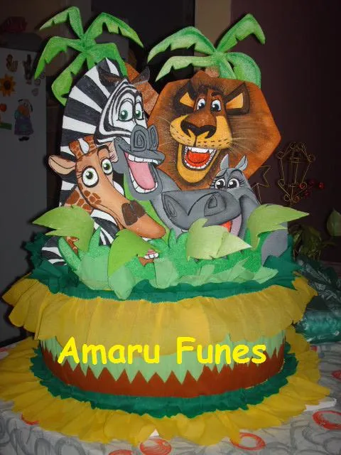 AMARU EVENTOS: PIÑATA ENTAMBORADA DE MADAGASCAR AMARU EVENTOS: PIÑATA ENTAMBORADA DE MADAGASCAR