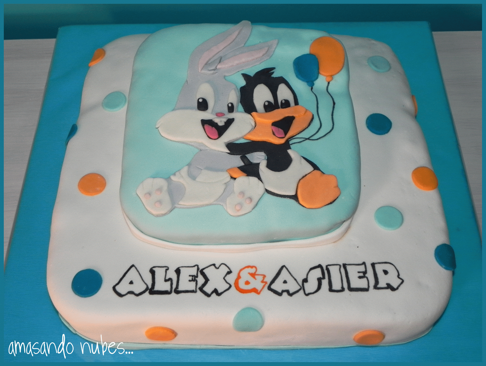 Amasando Nubes: Tarta Baby Looney Tunes
