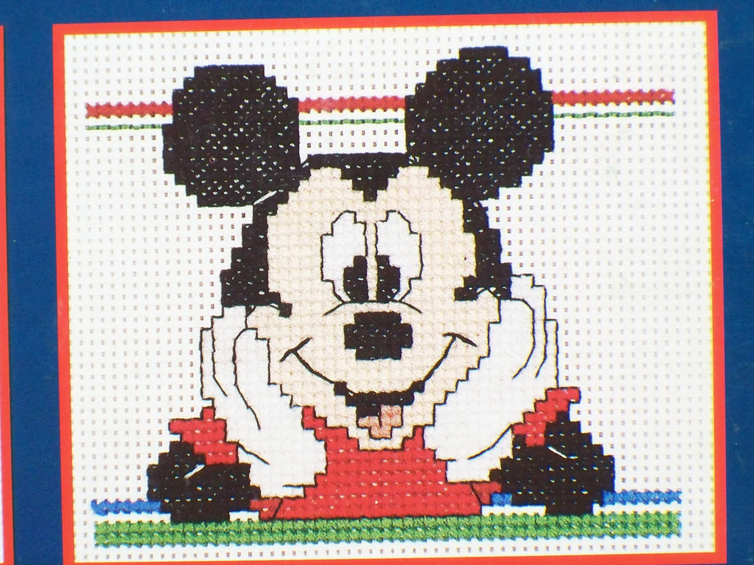 Amazon.com: OOP Mickey Unlimited - Cuaderno de patrones de punto de cruz. 27 diseños con: pato Donald; Plutón; Mickey Mouse; Minnie Mouse; Goofy; Daisy Duck : Arte y Manualidades Amazon.com: OOP Mickey Unlimited - Cuaderno de patrones de punto de cruz. 27 diseños con: pato Donald; Plutón; Mickey Mouse; Minnie Mouse; Goofy; Daisy Duck : Arte y Manualidades