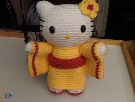 hello-kitty-kimono.jpg