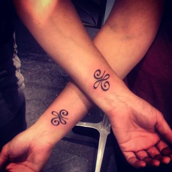 AMOR DE MÃE O símbolo celta representa o amor de mãe e filha ... AMOR DE MÃE O símbolo celta representa o amor de mãe e filha ...