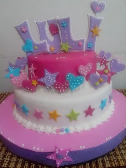 Torta de cumpleaños, nena, 8 años. "Corazones y estrellitas ...