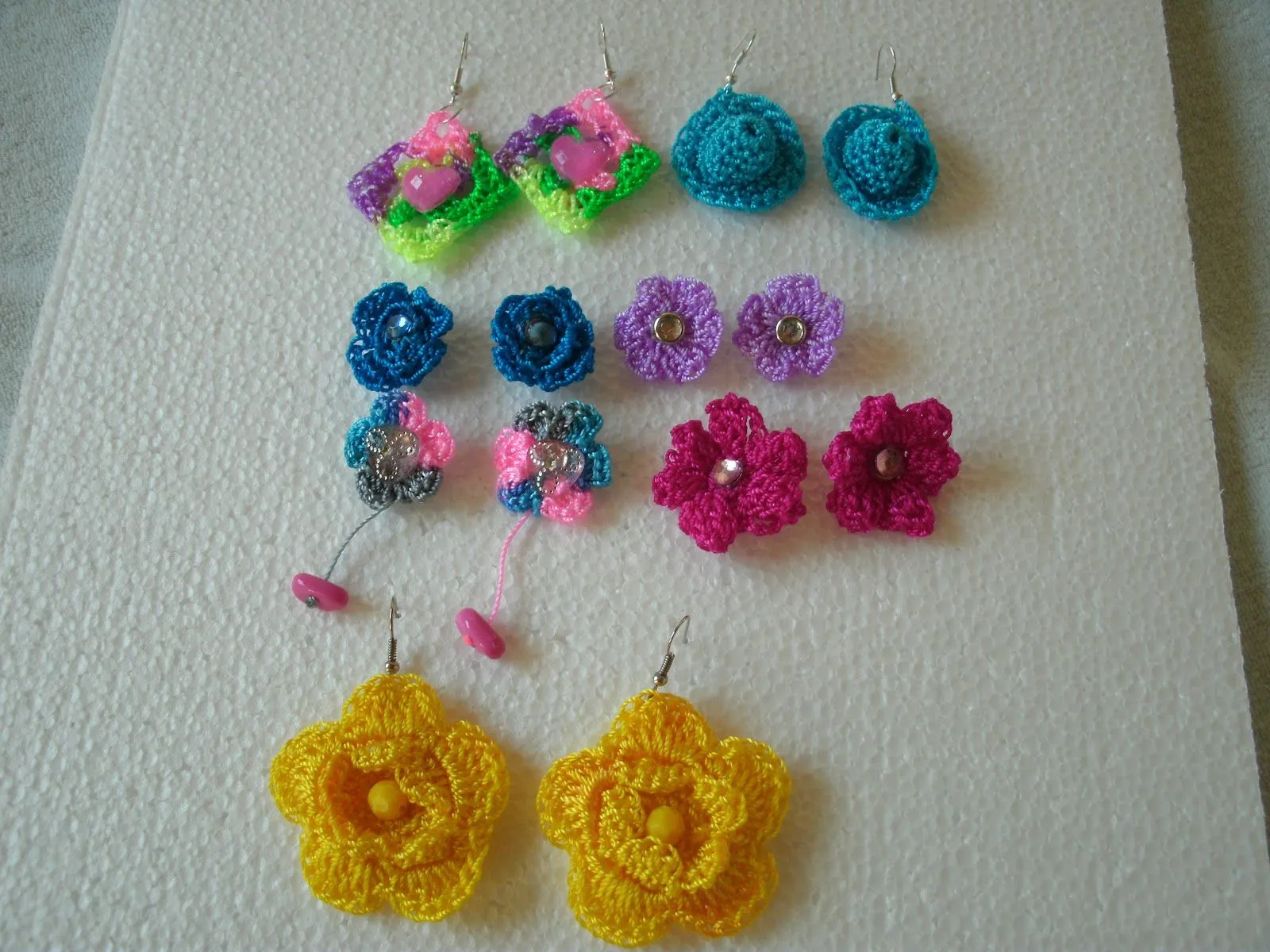 Ana Luisa y sus tejidos: Aretes tejidos a crochet Ana Luisa y sus tejidos: Aretes tejidos a crochet