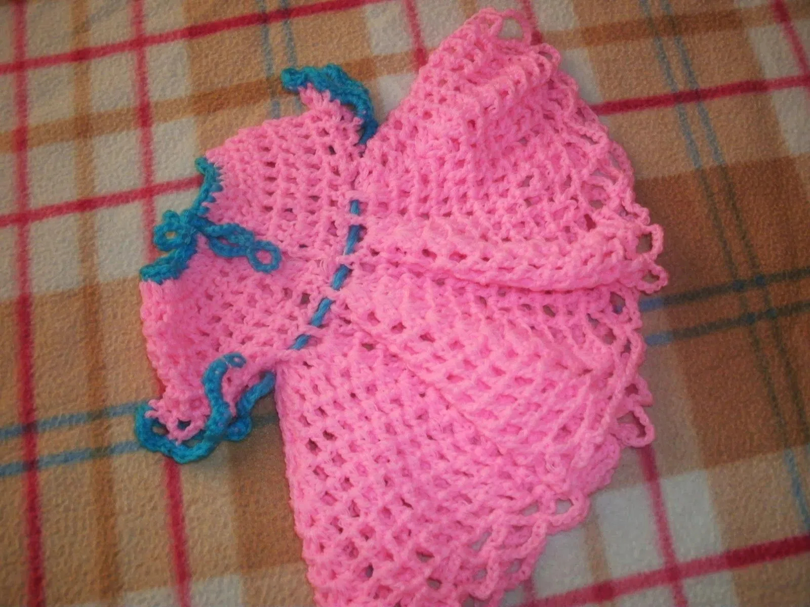 Ana Luisa y sus tejidos: Vestido tejido a crochet para niña,