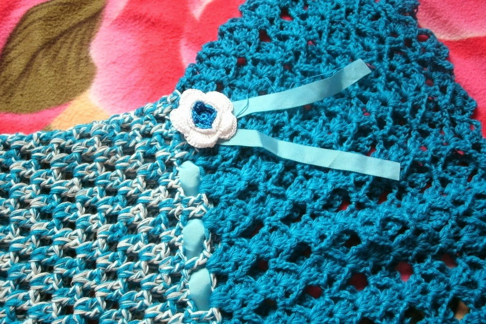 Ana Luisa y sus tejidos: Vestido tejido a crochet para niña