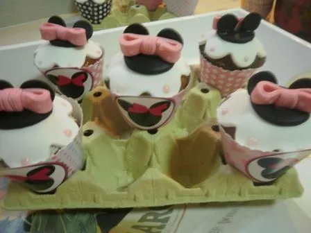 Ananay Dulce: Galletas y magdalenas Mickey y Minnie para Helena¡¡