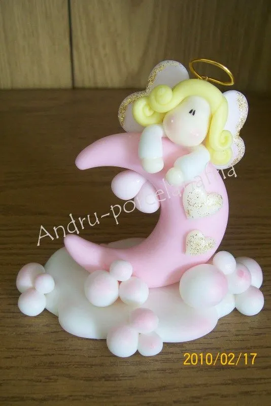 Andru Porcelana Fría: Angelitos sobre Luna Bautismo Souvenir Andru Porcelana Fría: Angelitos sobre Luna Bautismo Souvenir