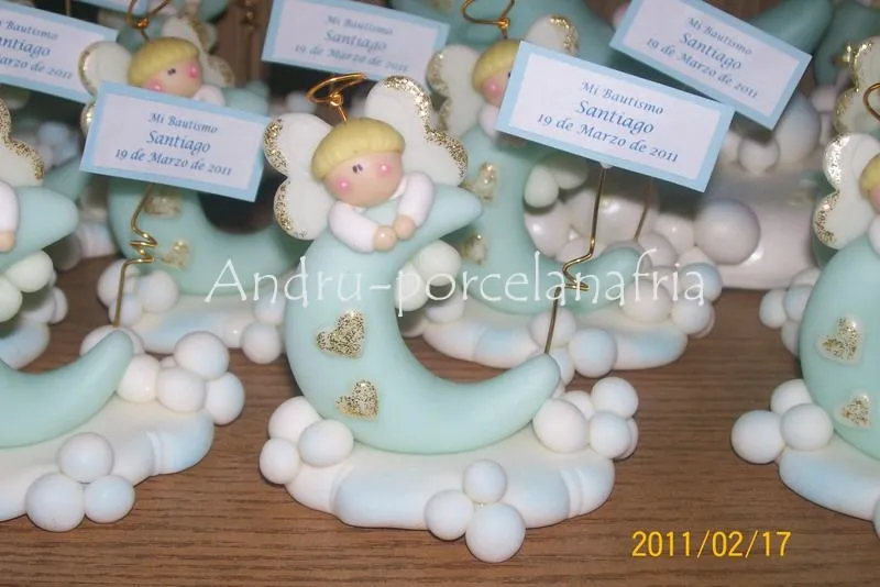 Andru Porcelana Fría: Angelitos sobre Luna Bautismo Souvenir