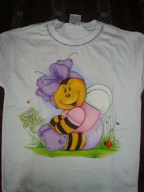Angelartes: Camisetas com Patchwork a partir de R$ 25,00 Angelartes: Camisetas com Patchwork a partir de R$ 25,00