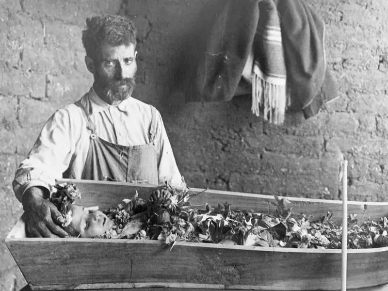 Angelitos alteños, doloroso ritual en fotografías post mortem - Ciudad  Olinka