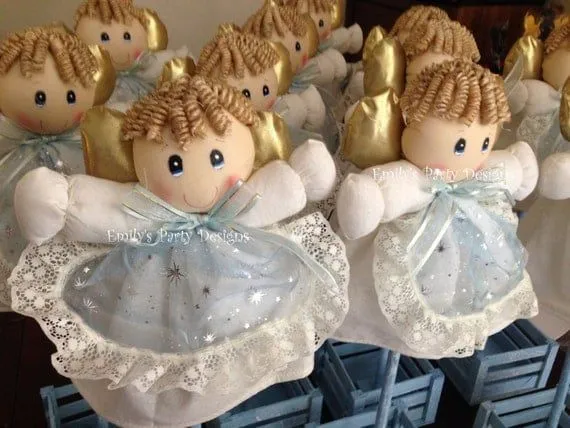 Angelitos de tela de manta Centros de Mesa por designsbyemilys