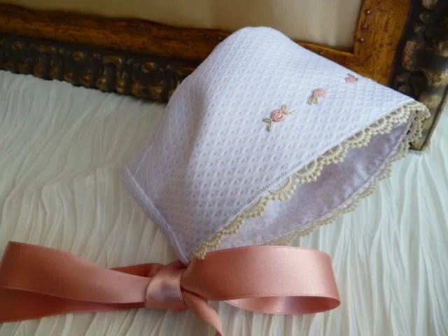 Anilegra moda para muñecas: CANASTILLA , FALDÓN Y CAPOTA PARA BEBÉ Anilegra moda para muñecas: CANASTILLA , FALDÓN Y CAPOTA PARA BEBÉ