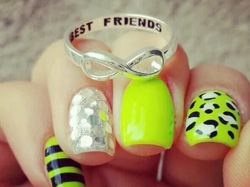 animal print fosforescente | Uñas Amarillas | Pinterest
