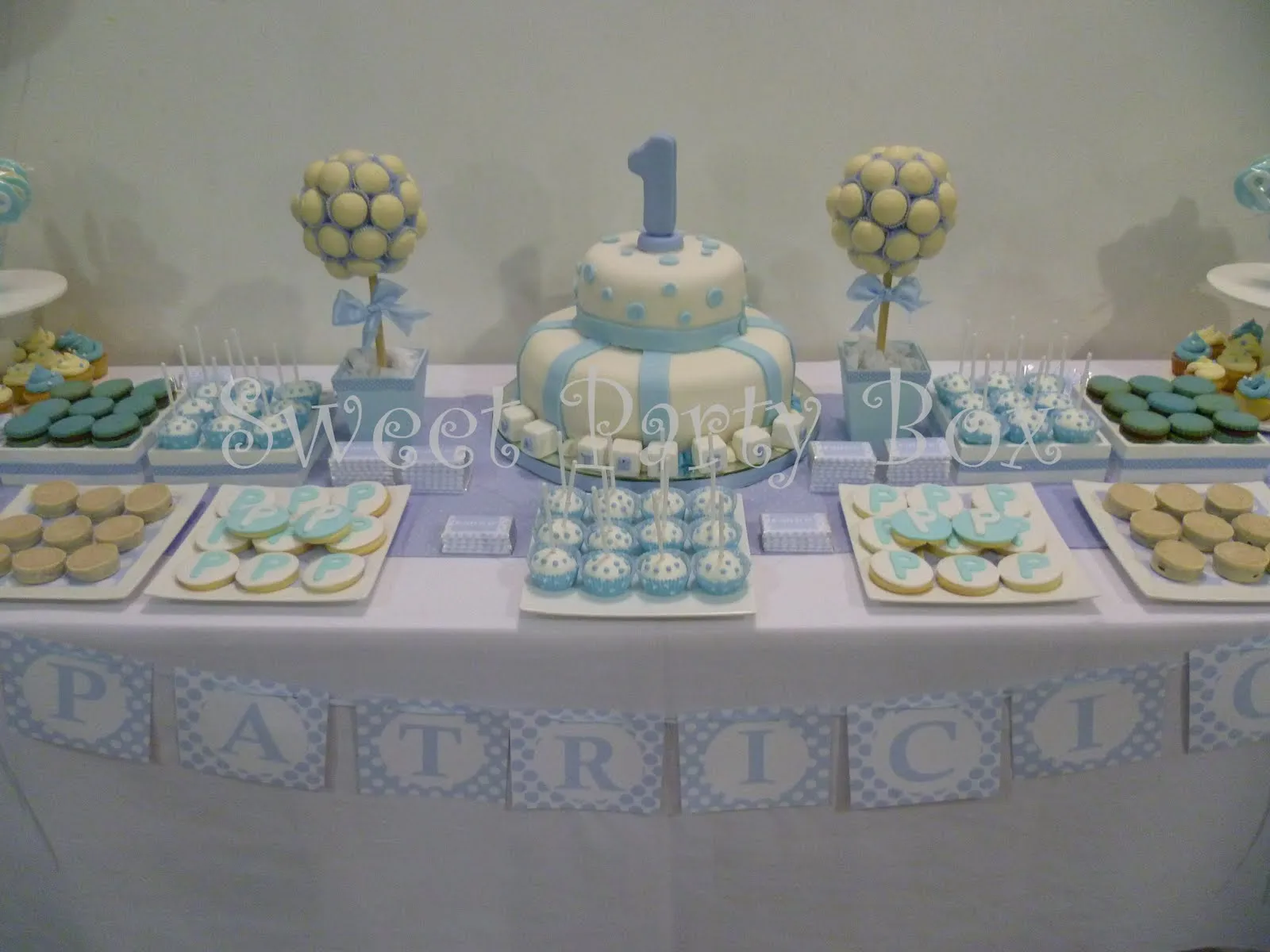 Sweet Party Box: PriMer Año Y BauTisMo de PatriCio: PolKa Dots ...