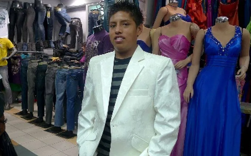 Año Nuevo: Ternos tornasolados, lo último de la moda en Gamarra ... Año Nuevo: Ternos tornasolados, lo último de la moda en Gamarra ...
