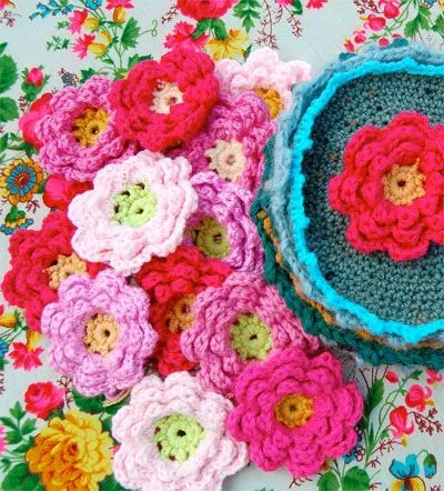 Antica Magia Design: 10 maneras hermosas a una flor de ganchillo Antica Magia Design: 10 maneras hermosas a una flor de ganchillo
