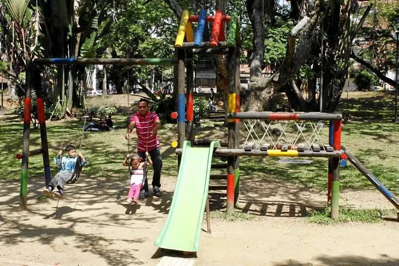 Quién apadrinará los parques del sector? | Gente de Cabecera Quién apadrinará los parques del sector? | Gente de Cabecera