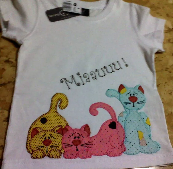 aplicaciones patchwork gatos - Buscar con Google | Colcha de gato, Patchwork,  Camisetas patchwork