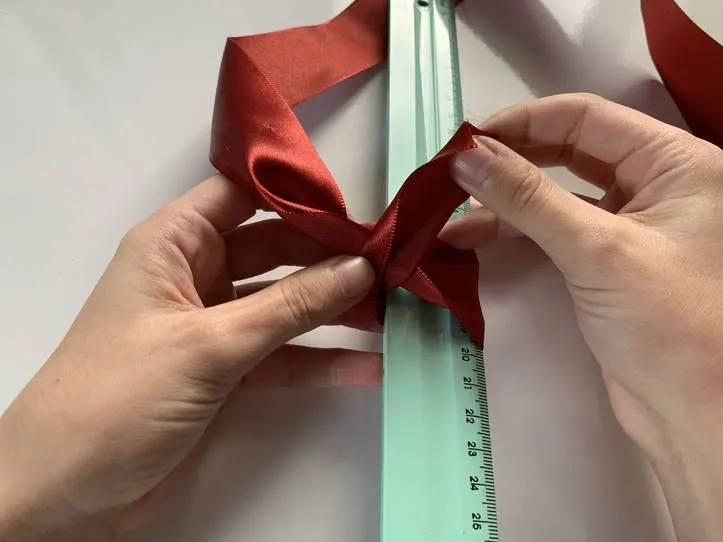 Aprende a Hacer Hermosas Flores de Cinta para Decorar en 13 Pasos | homify