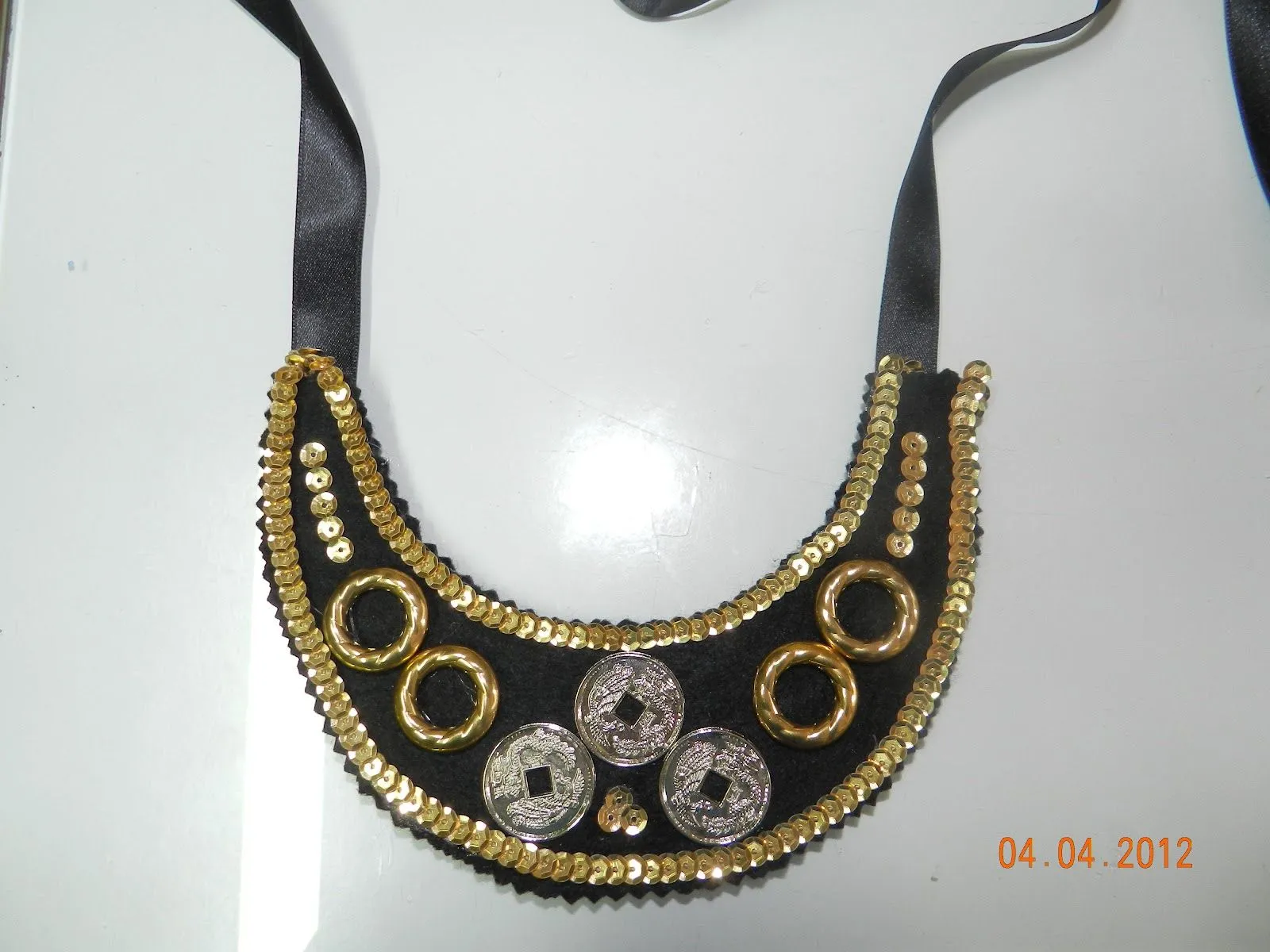 APRENDE A VESTIR LA MODA: COLLARES BABERO