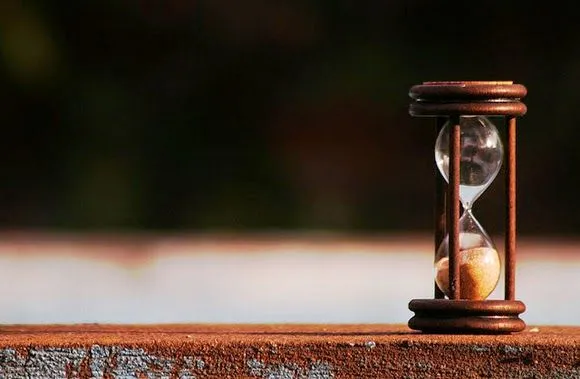 APRENDEMOS PARA LA VIDA NO PARA LA ESCUELA: EL RELOJ DE ARENA