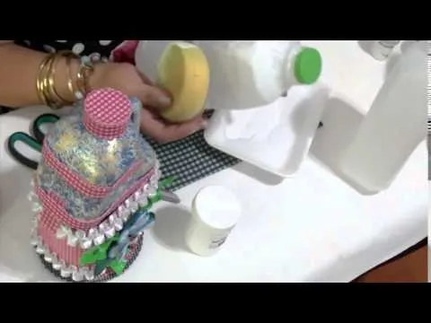 Aprender con Rossana TV: Decoración potes de plástico - YouTube Aprender con Rossana TV: Decoración potes de plástico - YouTube