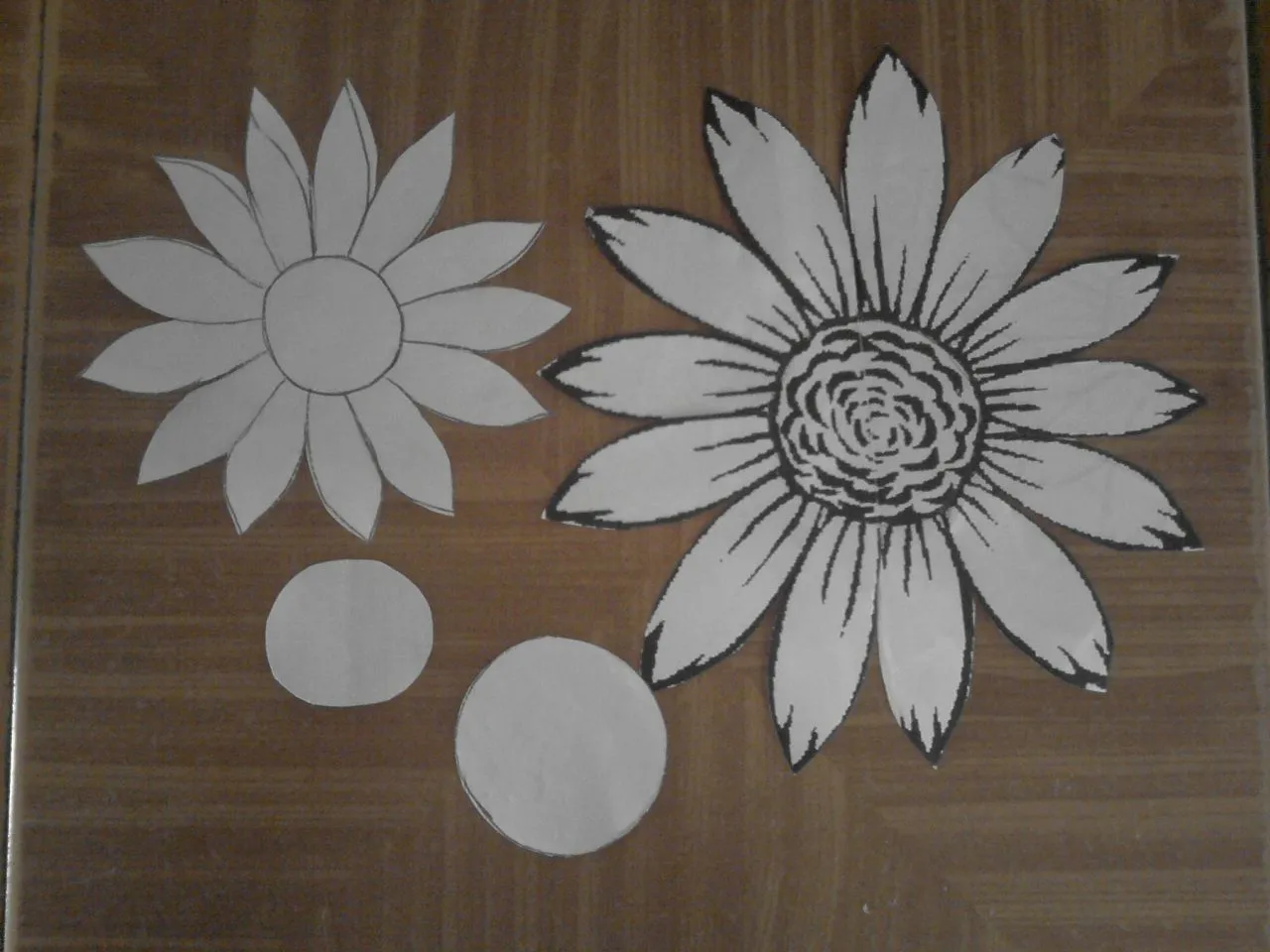 Aprendiendo con banialafresita: En foami girasoles-calas y letras ... Aprendiendo con banialafresita: En foami girasoles-calas y letras ...