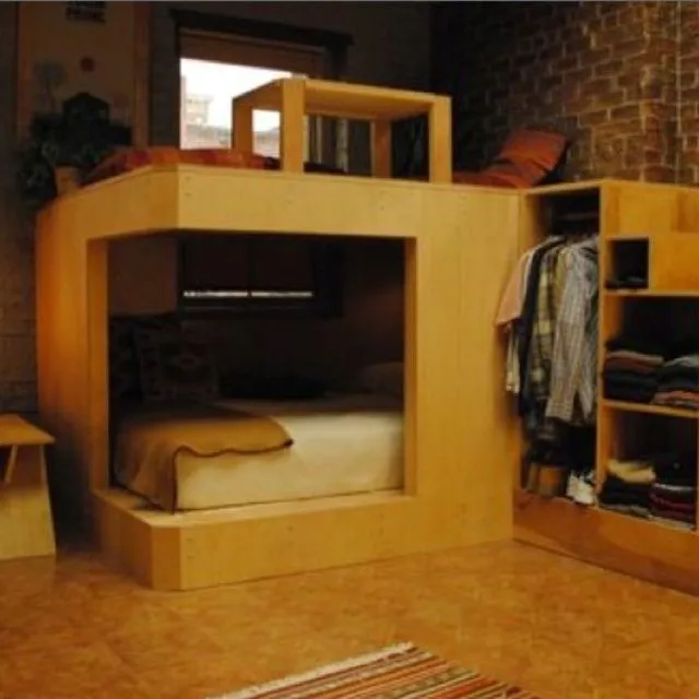 Aprovechando espacio. En la parte de abajo la cama y arriba una ... Aprovechando espacio. En la parte de abajo la cama y arriba una ...
