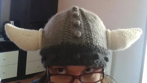 Apuros de una tejedora compulsiva: Los gorros de Vikingo I, II y III Apuros de una tejedora compulsiva: Los gorros de Vikingo I, II y III
