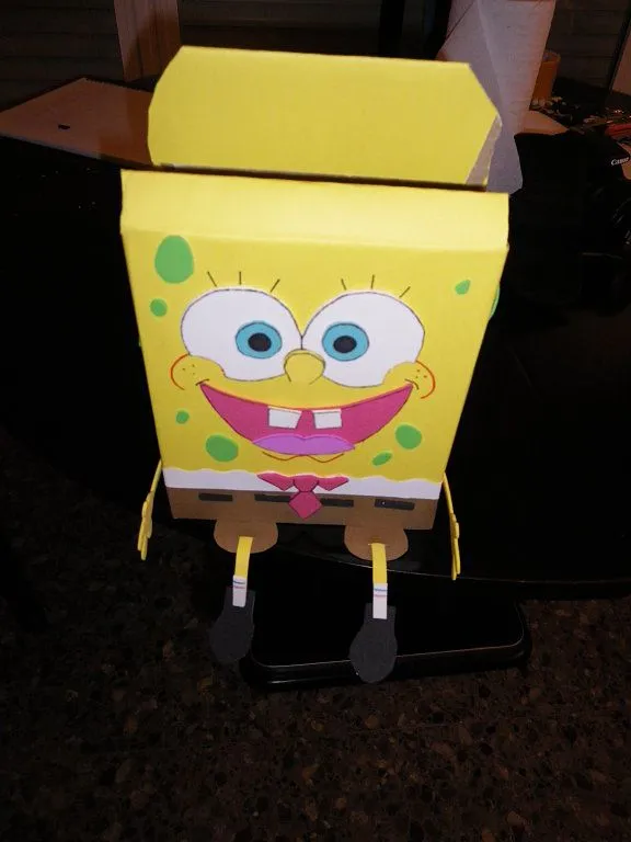 Como hacer Bob Esponja de goma eva - Imagui