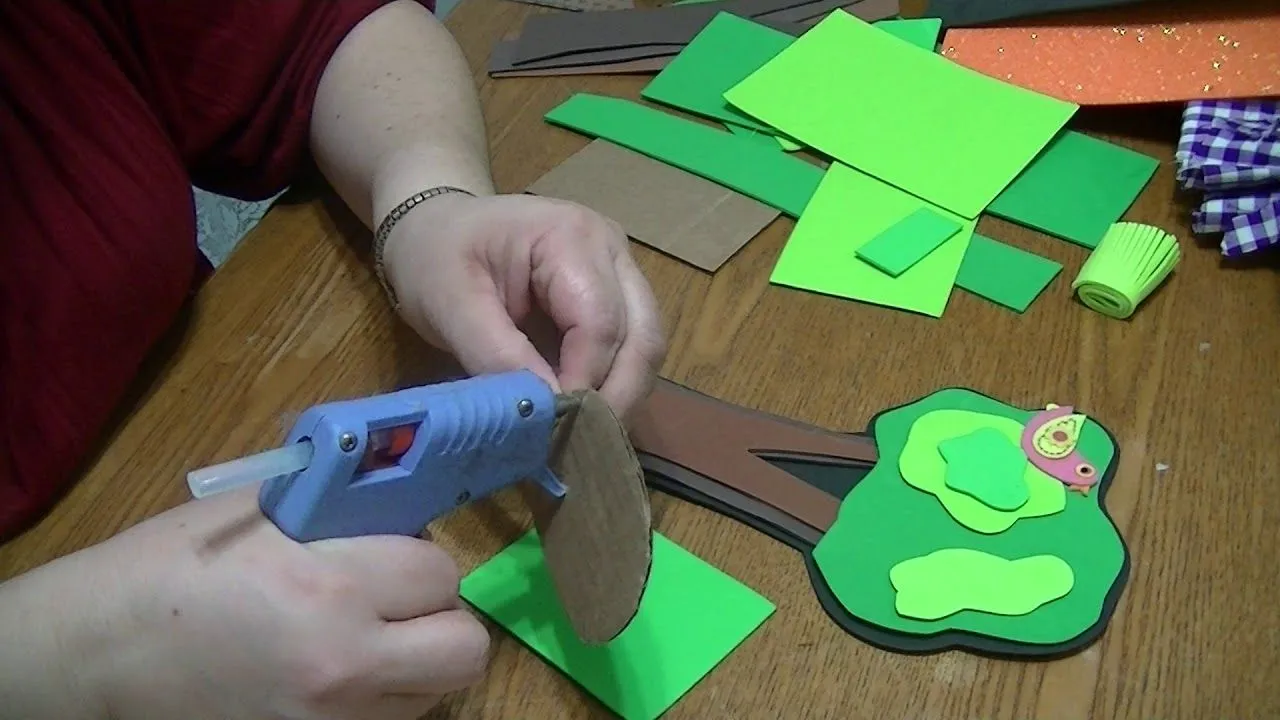 COMO HACER UN ARBOL DE FOAM - YouTube COMO HACER UN ARBOL DE FOAM - YouTube