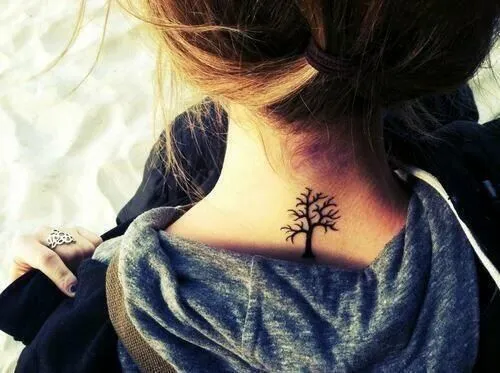 Dicen que el árbol sin hojas es como un significado de la muerte ... Dicen que el árbol sin hojas es como un significado de la muerte ...