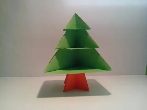 Como hacer un árbol de papel sin pegamento (decoración navideña ... Como hacer un árbol de papel sin pegamento (decoración navideña ...