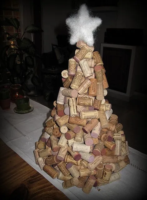 Arboles de Navidad hechos con CORCHO - Curiosas IDEAS Arboles de Navidad hechos con CORCHO - Curiosas IDEAS