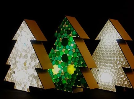 ÁRBOLES DE NAVIDAD HECHOS CON TAPONES RECICLADOS. NAVIDAD ECO ... ÁRBOLES DE NAVIDAD HECHOS CON TAPONES RECICLADOS. NAVIDAD ECO ...