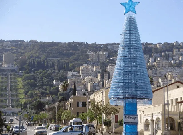 ÁRBOLES NAVIDEÑOS CON BOTELLAS PLASTICAS ~ Sembrando Futuro.