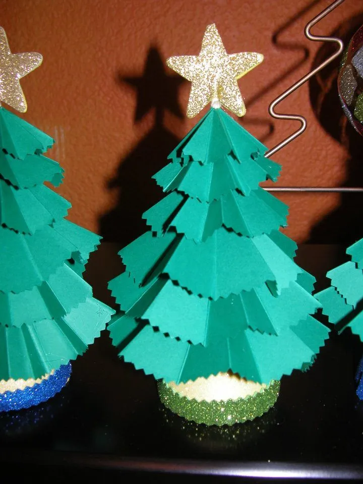 Aprender a Hacer - Manualidades para niños | Arbolito navideño de ...