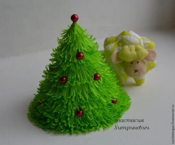 Arbolitos de Navidad con goma eva - Guía de MANUALIDADES