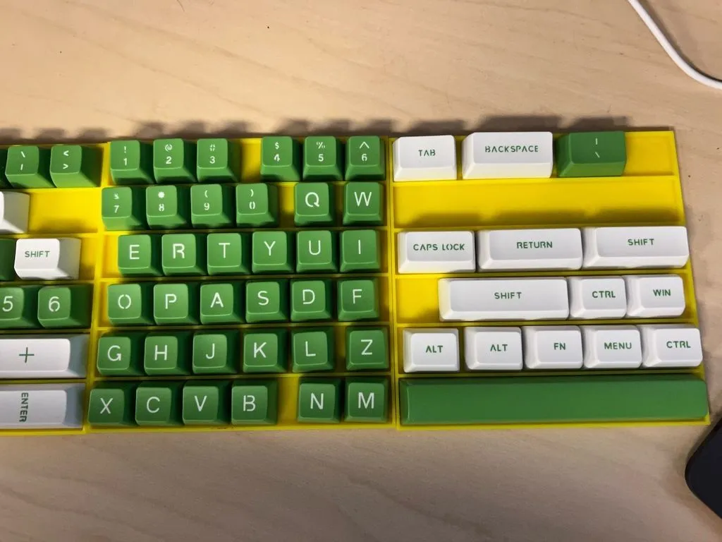 Archivo STL gratis Bandeja de teclas del teclado・Plan para descargar y imprimir en 3D・Cults Archivo STL gratis Bandeja de teclas del teclado・Plan para descargar y imprimir en 3D・Cults
