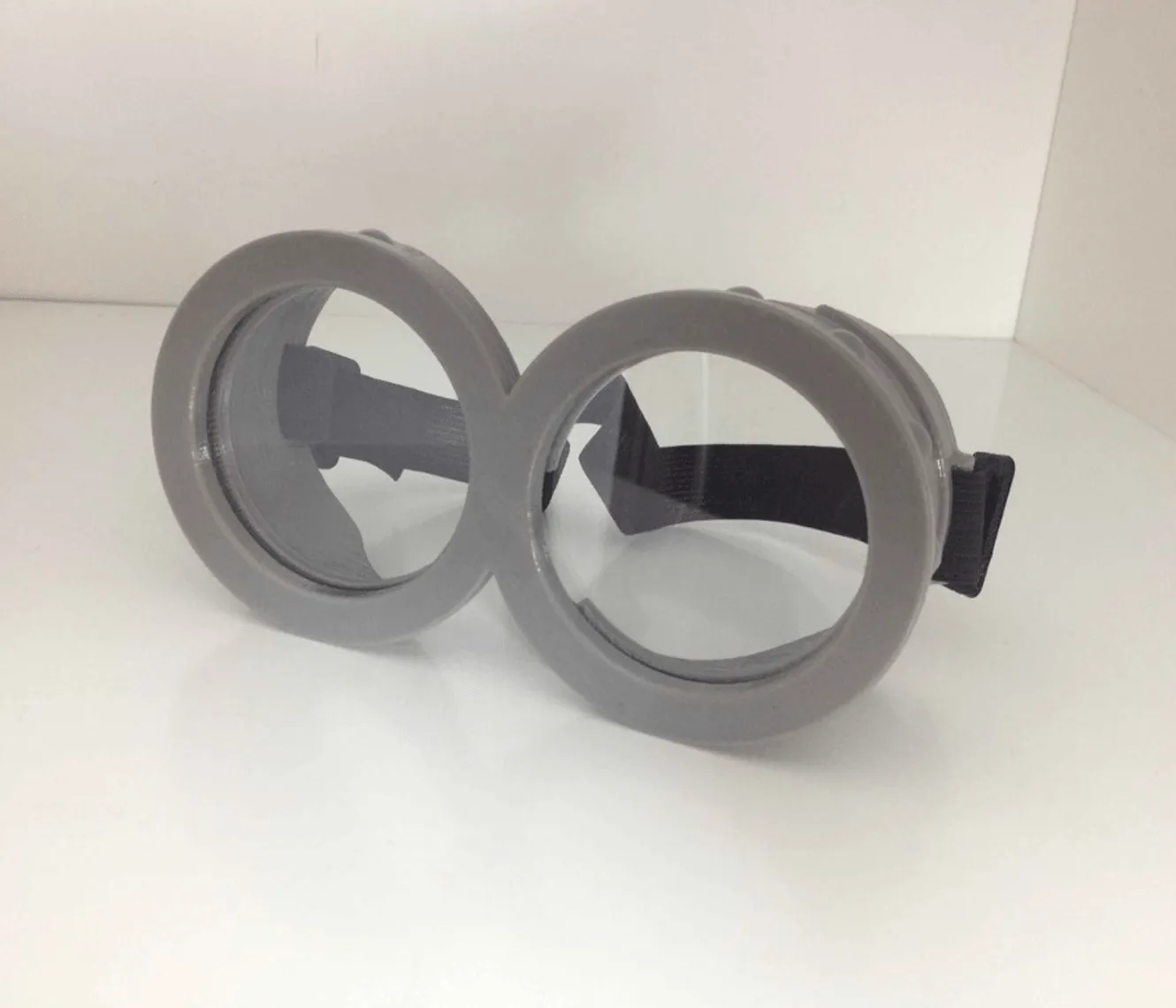 Archivo STL gratis Gafas Minions en ambos ojos・Modelo para descargar y  imprimir en 3D・Cults