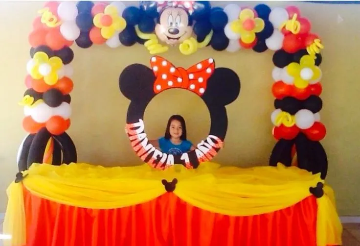Arco y marco para fotos de la Minnie Roja. Por Balloon Decoración ...