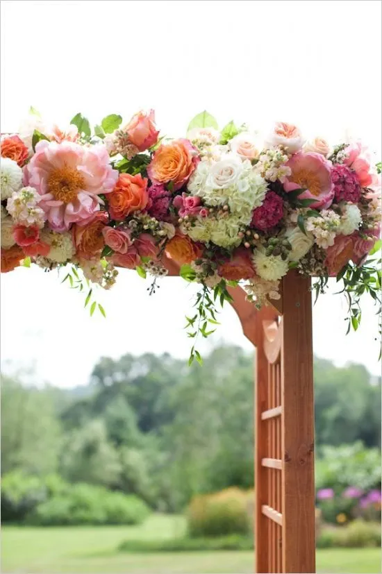 arcos de flores en bodas civiles | EN UNA NUBE