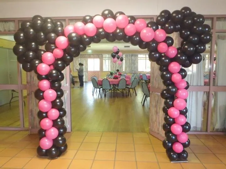 fiestas infantiles: arco con globos para fiestas infantiles