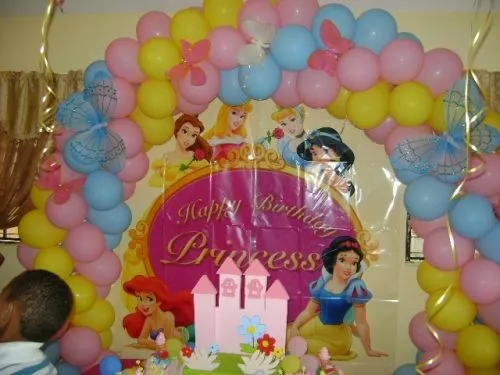 Arcos de globos de princesas - Imagui