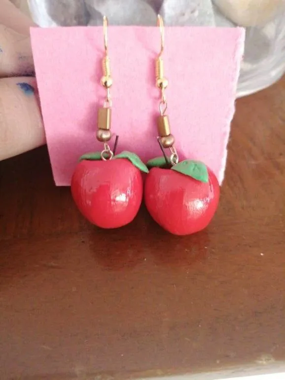 Aretes de manzana de Otras marcas de segunda mano - GoTrendier Aretes de manzana de Otras marcas de segunda mano - GoTrendier