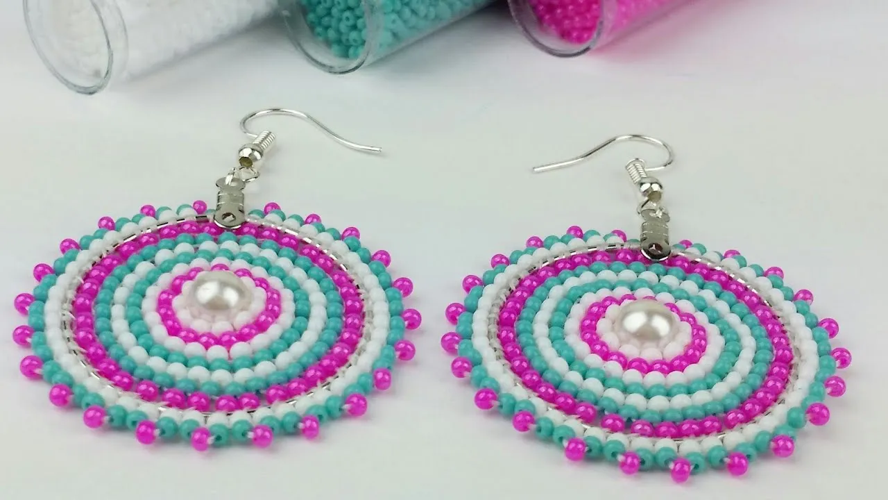 ARETES DE MOSTACILLAS/ PUNTADA LADRILLO/BRICK STITCH /PUNTADA LADRILLO EN  CIRCULAR - YouTube