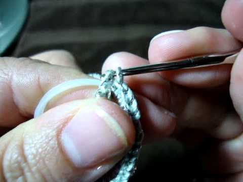 Aretes reciclados de aros de plastico y crochet* - YouTube