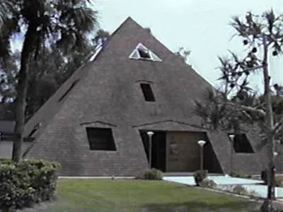 ARQUITECTURA PIRAMIDAL Y TEMAS RELACIONADOS. ARQUITECTURA PIRAMIDAL Y TEMAS RELACIONADOS.