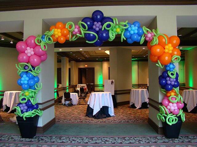 Arreglos con globos para los eventos corporativos