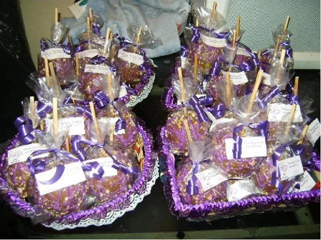 Arreglos de mesa con dulces para primera comunión - Imagui